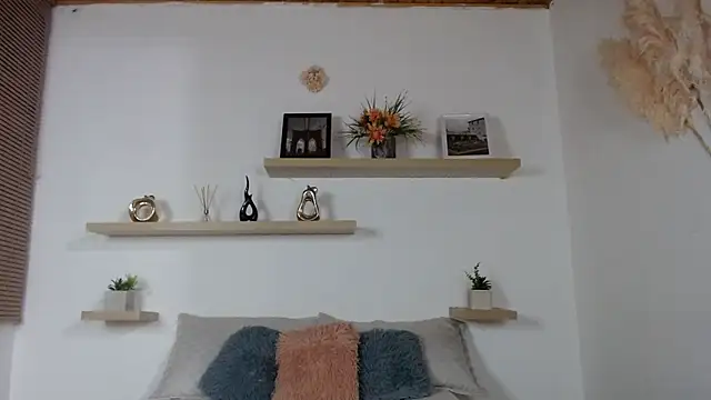 estrella gold online show from 12/20/25, 02:47