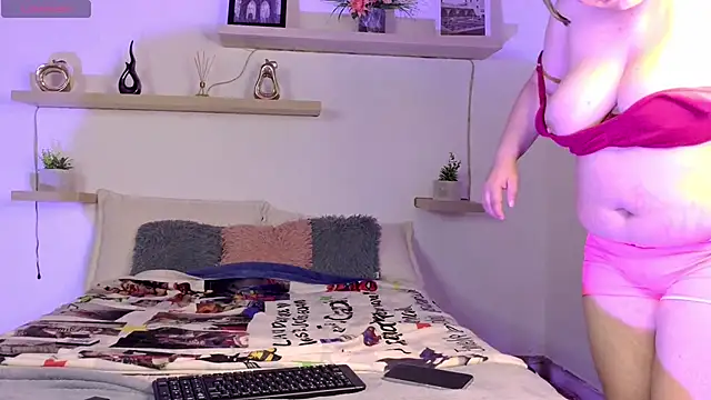 estrella gold online show from 11/28/25, 03:07