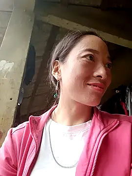 Snapshot of oanh-oanhbay chatting on 11/05/25, 06:05 oanh-oanhbay online show from 11/05/25, 06:05