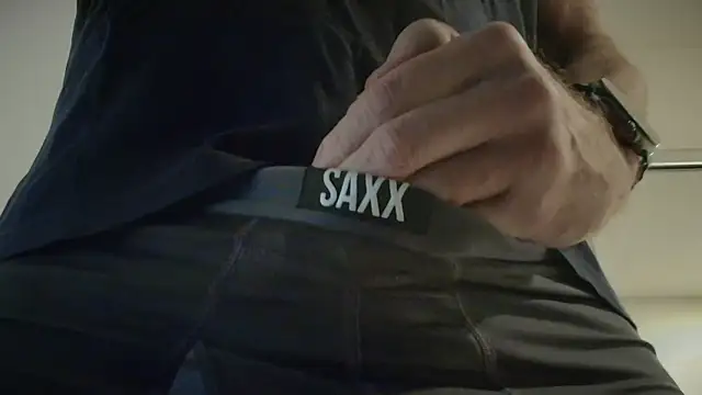 Snapshot of centerfieldshow chatting on 11/17/25, 08:02 centerfieldshow online show from 11/17/25, 08:02