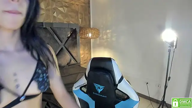 Kiara velvet   online show from 04/08/26, 04:36