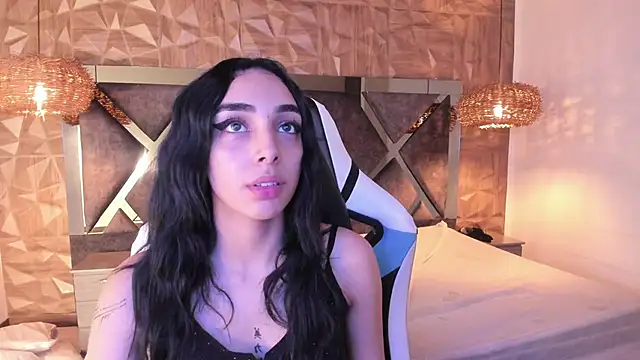 Kiara velvet   online show from 04/15/26, 04:07