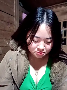 Bee-bgolden online show from 11/27/25, 02:28