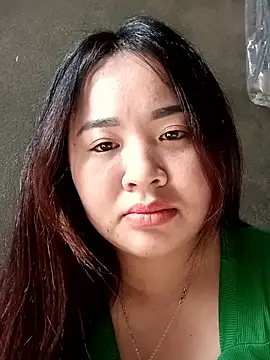 Bee-bgolden online show from 11/28/25, 02:56