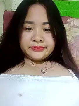 Bee-bgolden online show from 12/17/25, 03:17