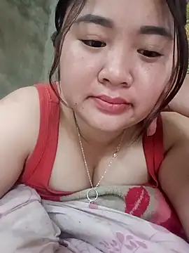 Bee-bgolden online show from 11/17/25, 01:53