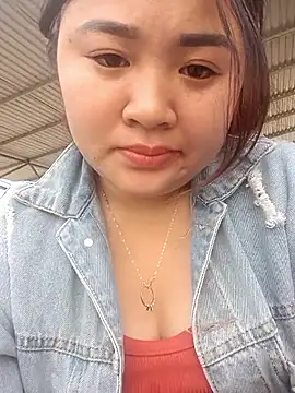 Bee-bgolden online show from 12/01/25, 05:41