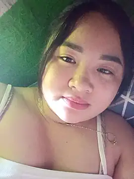 Bee-bgolden online show from 12/18/25, 05:34