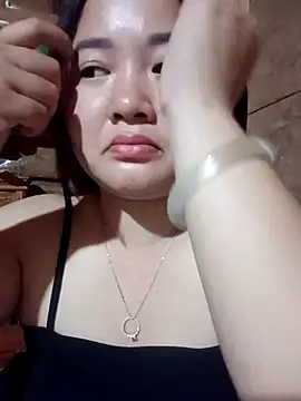 Bee-bgolden online show from 11/12/25, 04:00