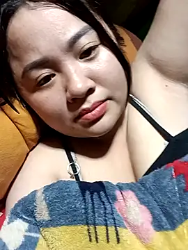 Bee-bgolden online show from 11/19/25, 01:49