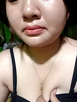 Bee-bgolden online show from 11/08/25, 07:45