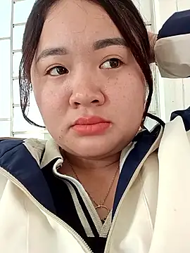 Bee-bgolden online show from 11/15/25, 12:58