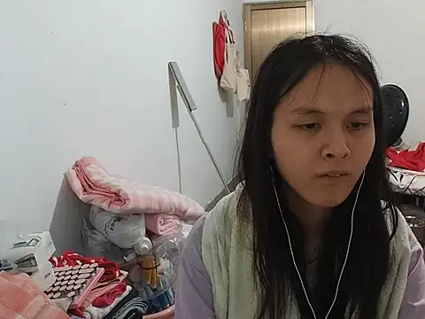 Snapshot of RebelAura chatting on 06/30/26, 12:43 RebelAura online show from 06/30/26, 12:43