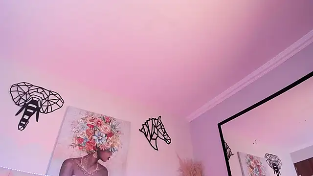 Isabella Crofts online show from 12/05/25, 03:05