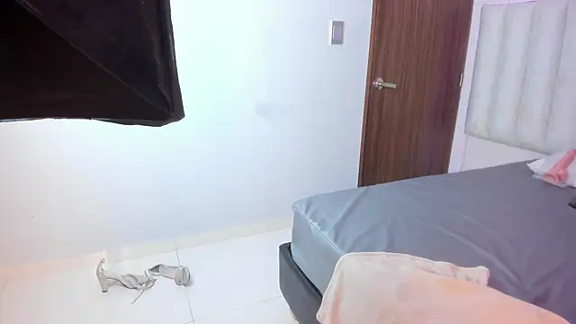 Snapshot of Isabella_Crofts chatting on 11/06/25, 02:59 Isabella Crofts online show from 11/06/25, 02:59