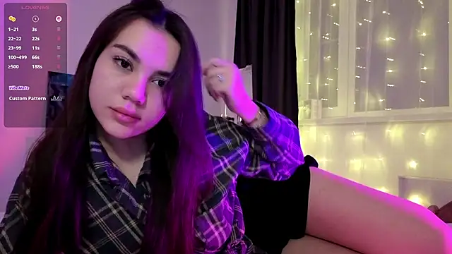 Snapshot of Priscillla_Cute chatting on 03/07/26, 01:45 Priscillla Cute online show from 03/07/26, 01:45