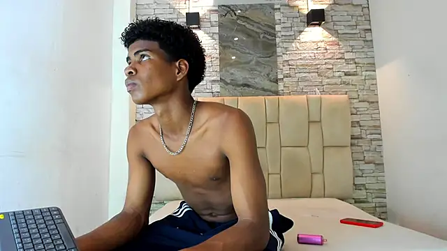 XAVI LEE online show from 11/24/25, 08:20