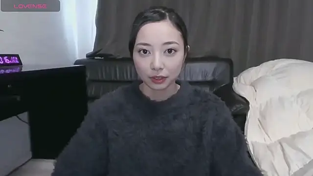 Snapshot of --Hina-- chatting on 02/27/26, 01:17 --Hina-- online show from 02/27/26, 01:17
