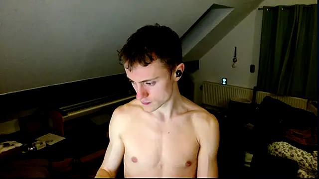 tomtimon11 online show from 11/04/25, 08:34