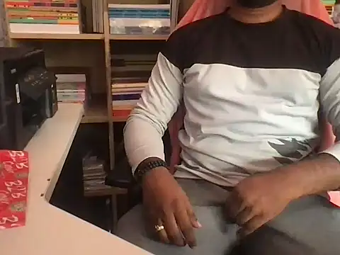 KingCobra 07 online show from 04/22/26, 08:32