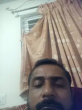 Snapshot of RubyEntity chatting on 11/11/25, 07:08 RubyEntity online show from 11/11/25, 07:08