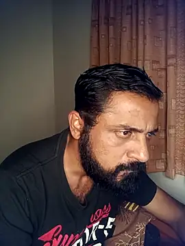 Snapshot of RubyEntity chatting on 11/24/25, 01:55 RubyEntity online show from 11/24/25, 01:55