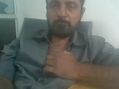 Snapshot of RubyEntity chatting on 11/12/25, 07:12 RubyEntity online show from 11/12/25, 07:12