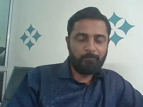 Snapshot of RubyEntity chatting on 11/13/25, 07:23 RubyEntity online show from 11/13/25, 07:23