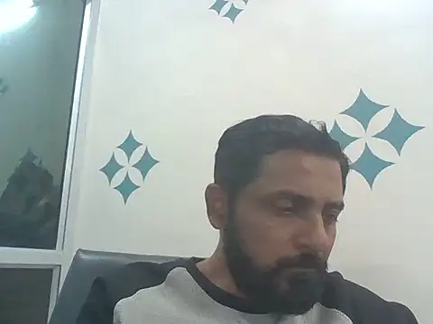 Snapshot of RubyEntity chatting on 11/14/25, 09:24 RubyEntity online show from 11/14/25, 09:24