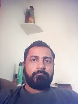 Snapshot of RubyEntity chatting on 11/15/25, 02:48 RubyEntity online show from 11/15/25, 02:48