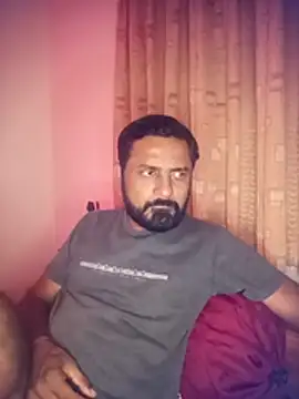 Snapshot of RubyEntity chatting on 11/16/25, 06:23 RubyEntity online show from 11/16/25, 06:23