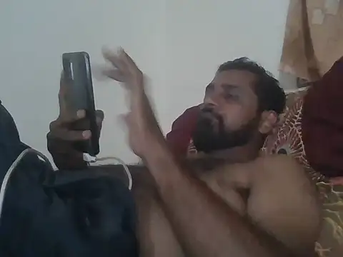 Snapshot of RubyEntity chatting on 11/12/25, 07:18 RubyEntity online show from 11/12/25, 07:18