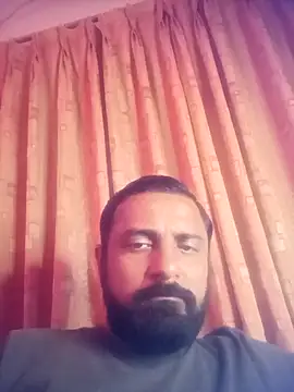 Snapshot of RubyEntity chatting on 11/28/25, 01:44 RubyEntity online show from 11/28/25, 01:44