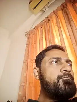 Snapshot of RubyEntity chatting on 12/17/25, 03:00 RubyEntity online show from 12/17/25, 03:00