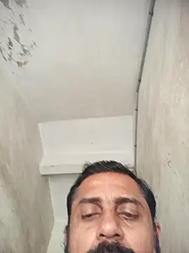 Snapshot of RubyEntity chatting on 11/21/25, 08:02 RubyEntity online show from 11/21/25, 08:02