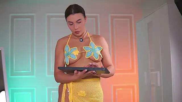 KarinaKokhana online show from 12/05/25, 09:41