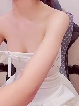 Snapshot of GirlNaughtyFull chatting on 05/17/26, 06:30 GirlNaughtyFull online show from 05/17/26, 06:30