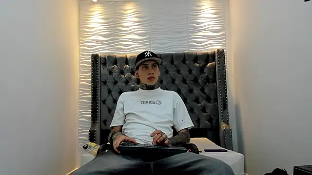 DANTE ARMSTRONG online show from 12/22/25, 03:50