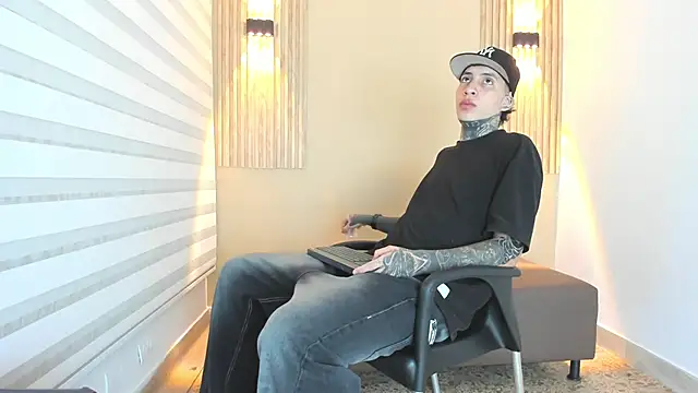 DANTE ARMSTRONG online show from 12/17/25, 03:44