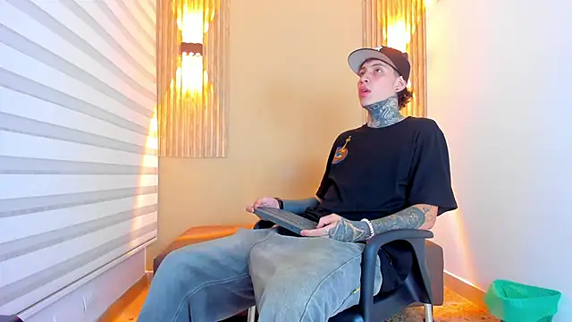 DANTE ARMSTRONG online show from 12/02/25, 03:52