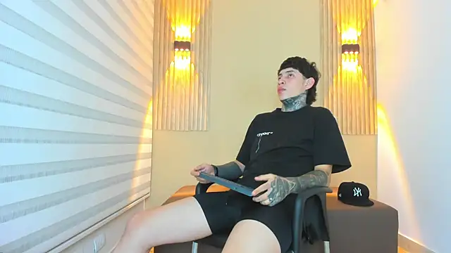 DANTE ARMSTRONG online show from 11/11/25, 04:07