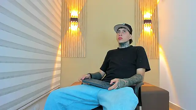 DANTE ARMSTRONG online show from 11/13/25, 03:54