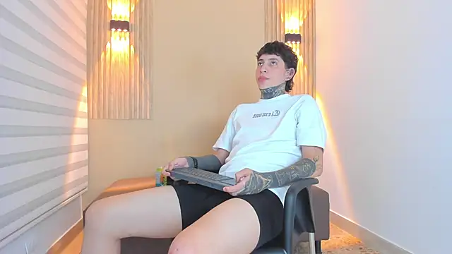 DANTE ARMSTRONG online show from 12/05/25, 03:38