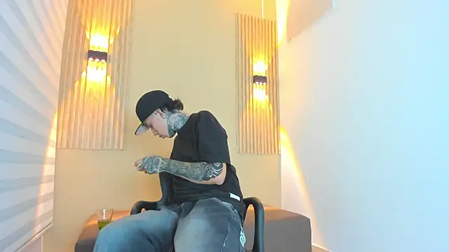 DANTE ARMSTRONG online show from 12/15/25, 03:56