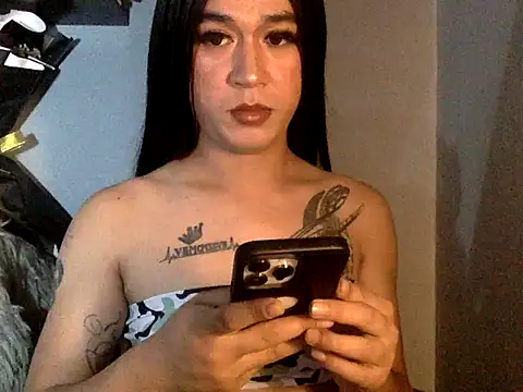 Snapshot of desirable_miya chatting on 11/12/25, 10:19 desirable miya online show from 11/12/25, 10:19