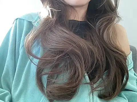 hugandlove online show from 11/04/25, 12:31