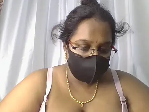hootypriya online show from 06/30/26, 05:13