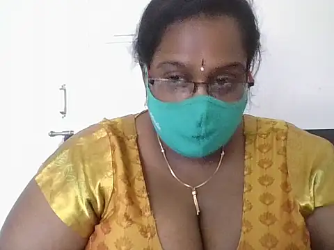 hootypriya online show from 11/15/25, 08:07