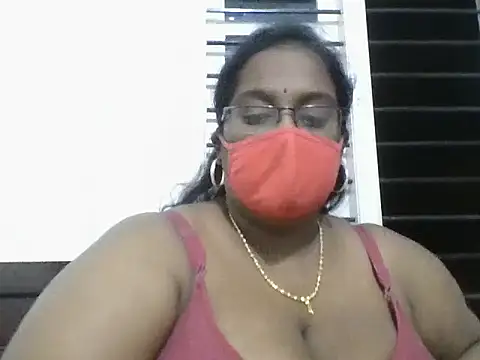 hootypriya online show from 04/07/26, 06:32