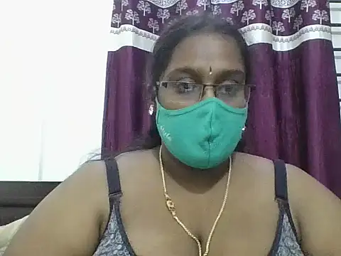 hootypriya online show from 11/28/25, 04:07
